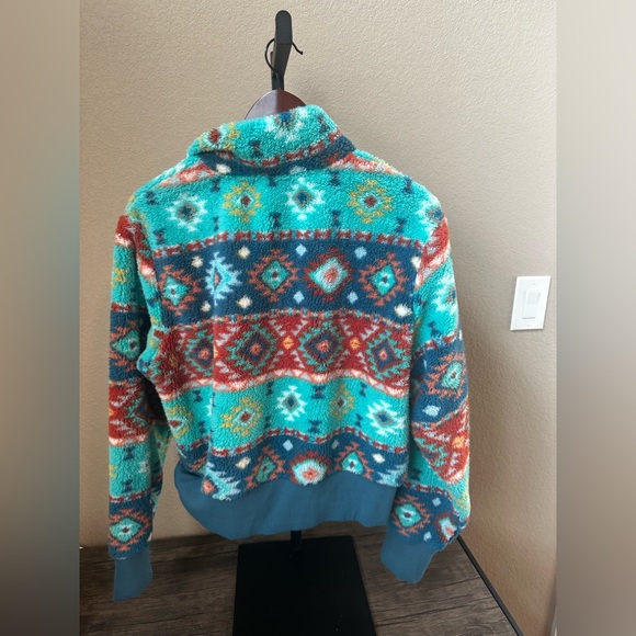 Rock and roll cowgirl Aztec pullover size Medium - Picture 4 of 4